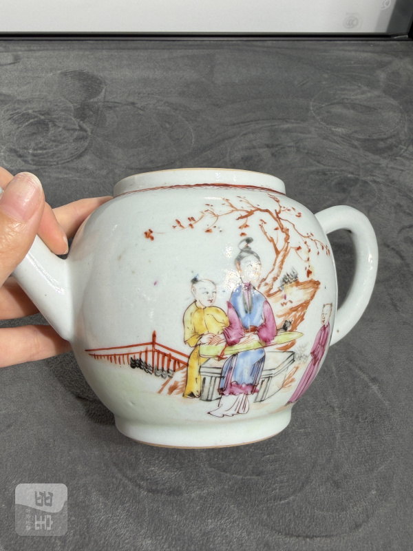 清乾隆广彩庭院教子图茶壶 - 图5